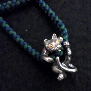 ペンダント「猫」(銅、18金、銀) - pendant cat(copper,K18gold,silver)(組紐部分)
